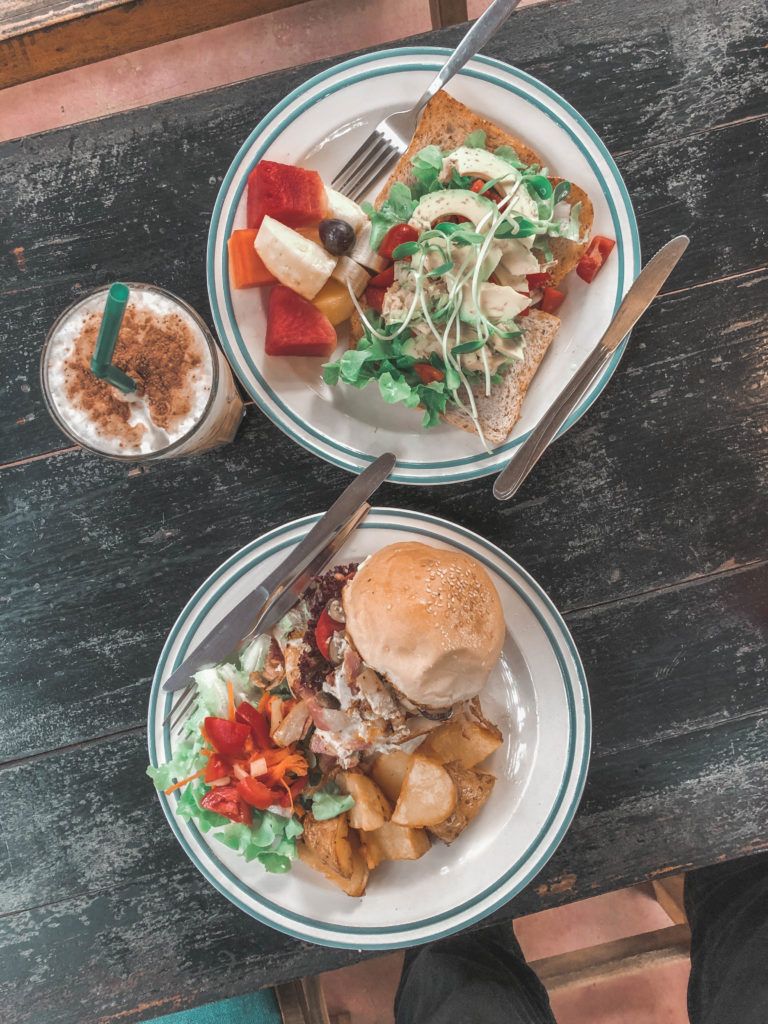 Travel Guide To Pai - Om Breakfast Bar