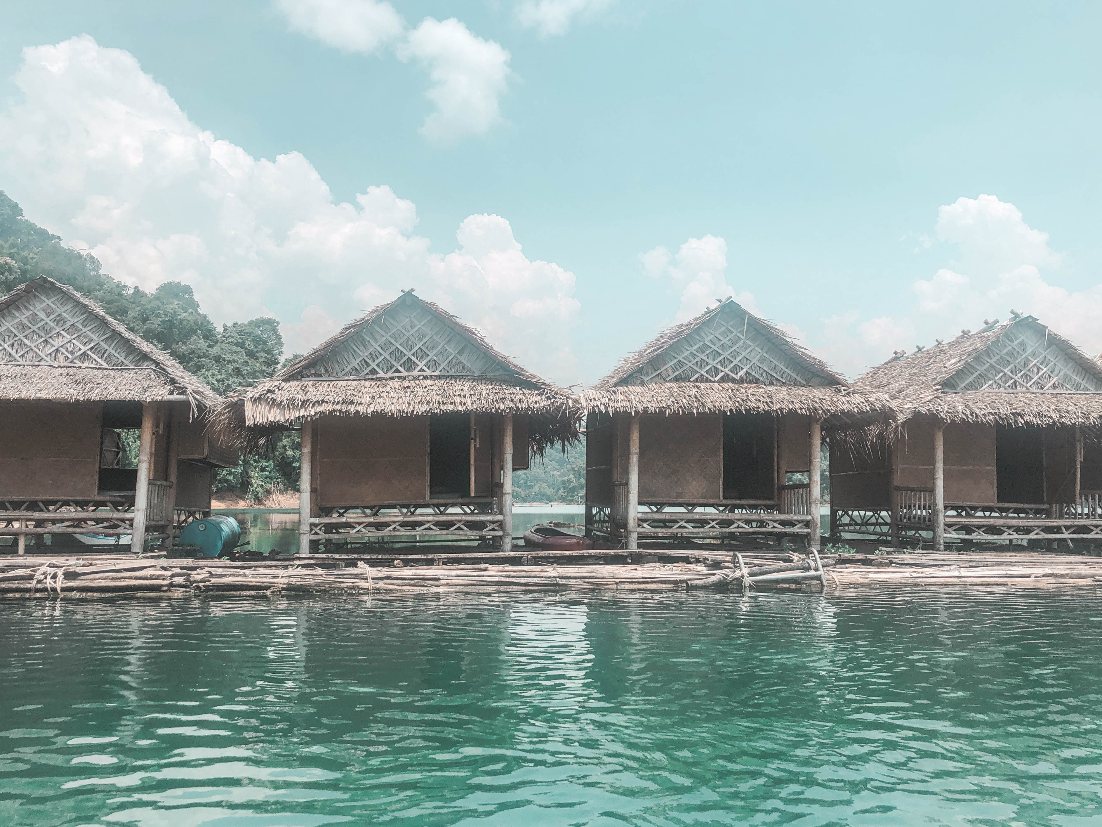 Khao Sok Travel Guide - bungalow on a lake