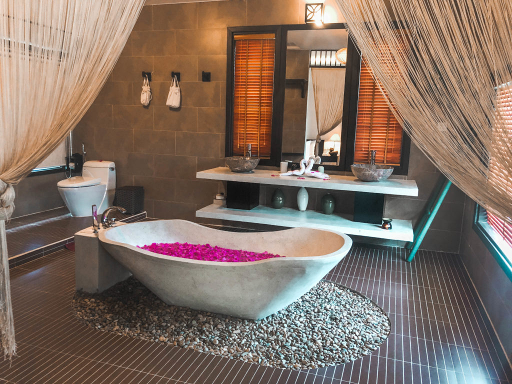 The Ultimate guide to hoi an - east west villa bath tub